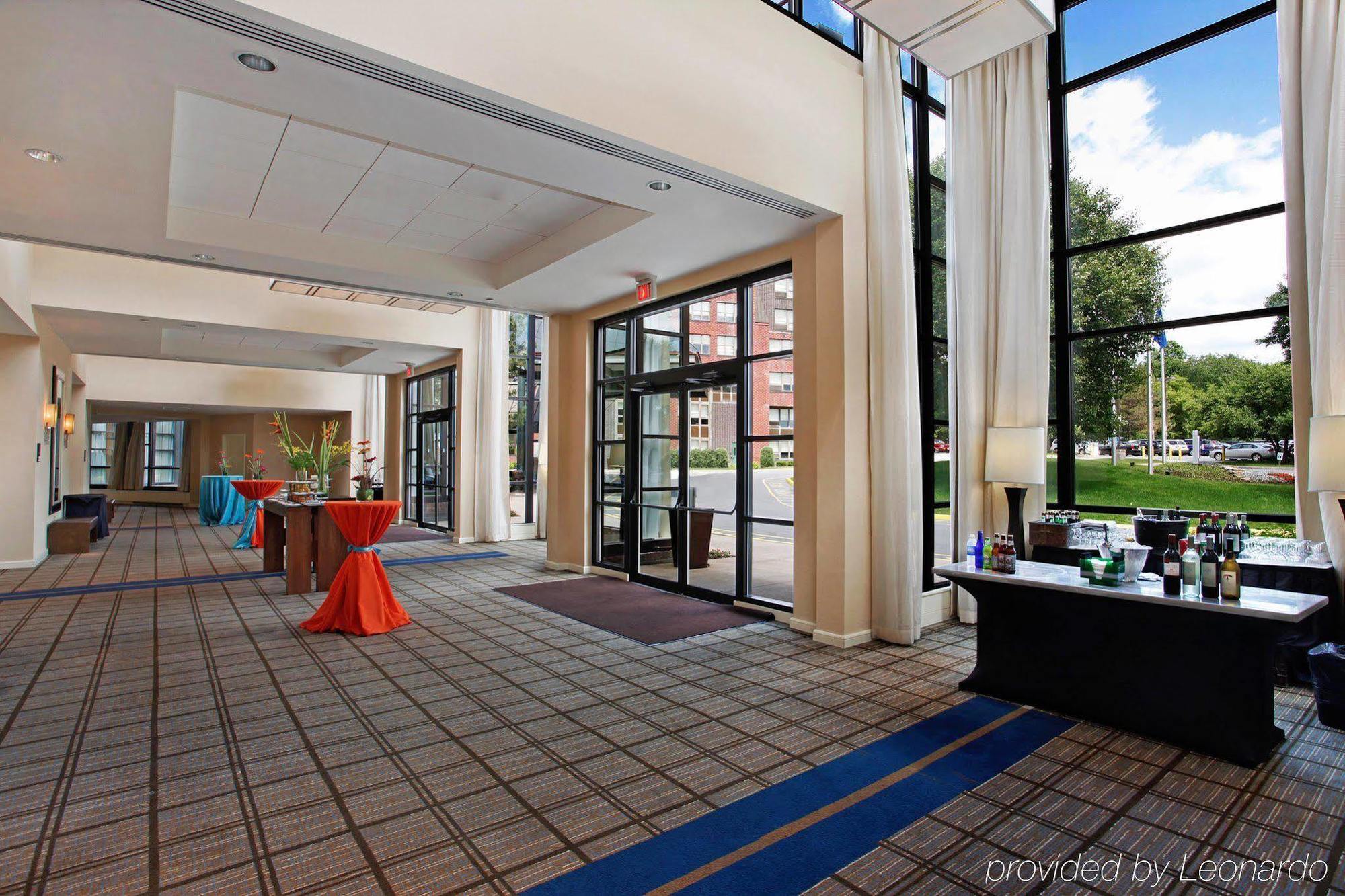 Отель The Saratoga Hilton Саратога-Спрингс Ресторан фото